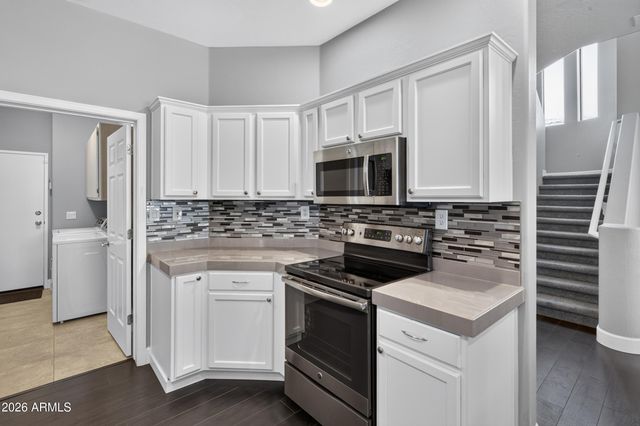 7445 E EAGLE CREST Drive 1056, Mesa, AZ 85207
