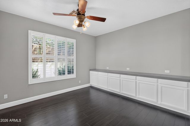 7445 E EAGLE CREST Drive 1056, Mesa, AZ 85207