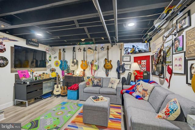 7704 ARDLEIGH ST, Philadelphia, PA 19118