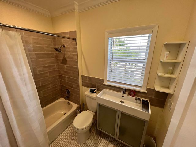 415 31st Street 1-6, West Palm Beach, FL 33407