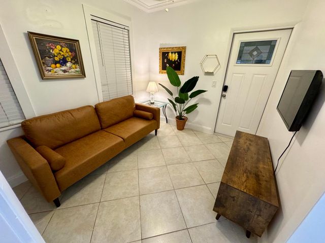 415 31st Street 1-6, West Palm Beach, FL 33407