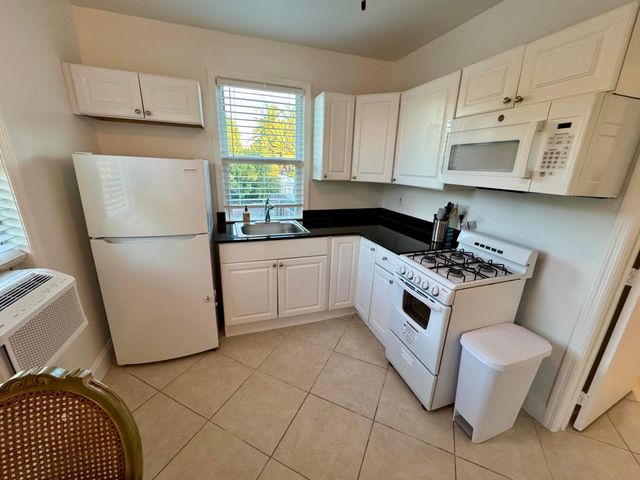 415 31st Street 1-6, West Palm Beach, FL 33407