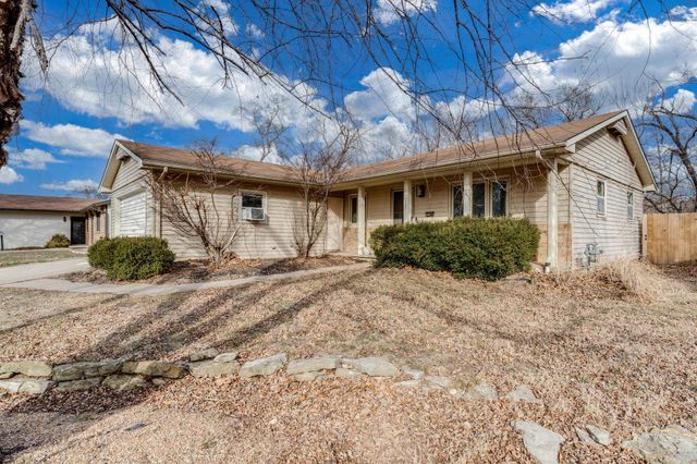 1302 N Taylor St, El Dorado, KS 67042