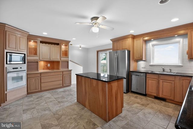 15185 POTOMAC RIVER DR, Cobb Island, MD 20625