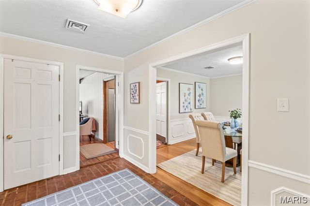 8 Balcon Estate, Creve Coeur, MO 63141