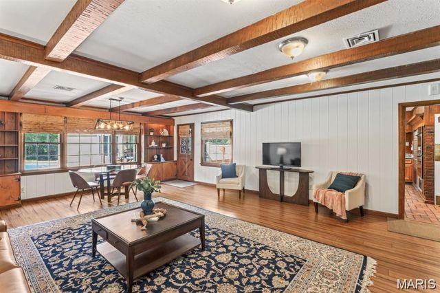 8 Balcon Estate, Creve Coeur, MO 63141