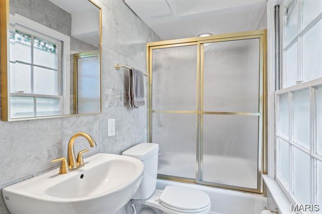 8 Balcon Estate, Creve Coeur, MO 63141