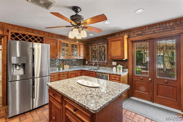 8 Balcon Estate, Creve Coeur, MO 63141