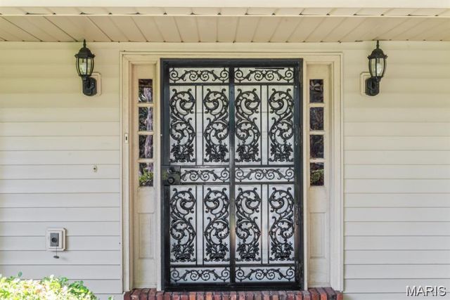 8 Balcon Estate, Creve Coeur, MO 63141