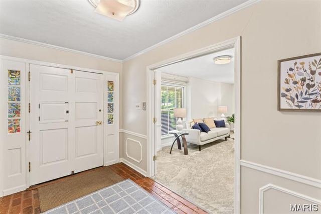 8 Balcon Estate, Creve Coeur, MO 63141