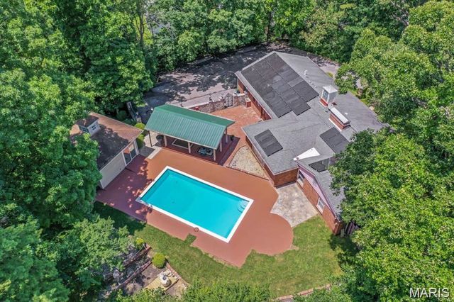 8 Balcon Estate, Creve Coeur, MO 63141