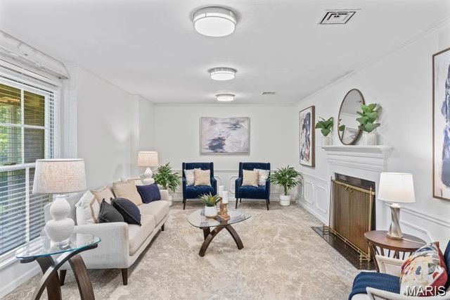 8 Balcon Estate, Creve Coeur, MO 63141