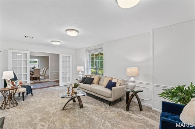 8 Balcon Estate, Creve Coeur, MO 63141