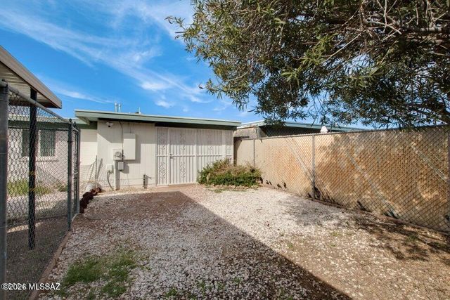 7455 E Desert Spring Drive, Tucson, AZ 85730