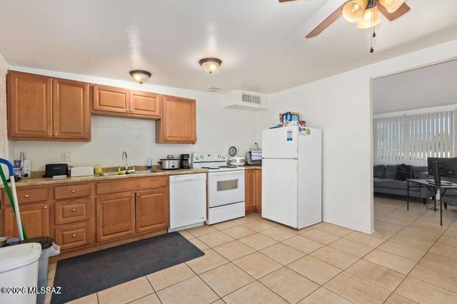 7455 E Desert Spring Drive, Tucson, AZ 85730