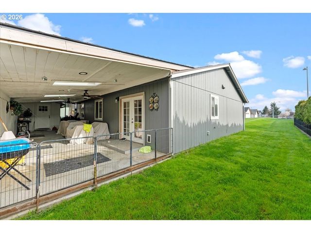 246 E HEMLOCK Dr, Gervais, OR 97026