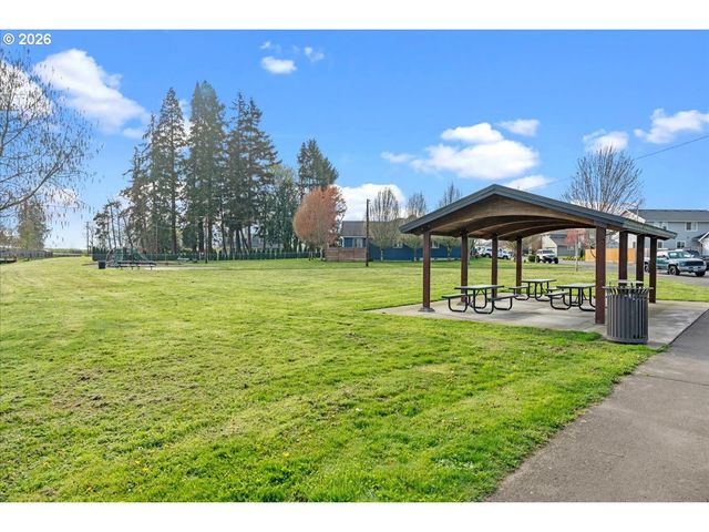 246 E HEMLOCK Dr, Gervais, OR 97026