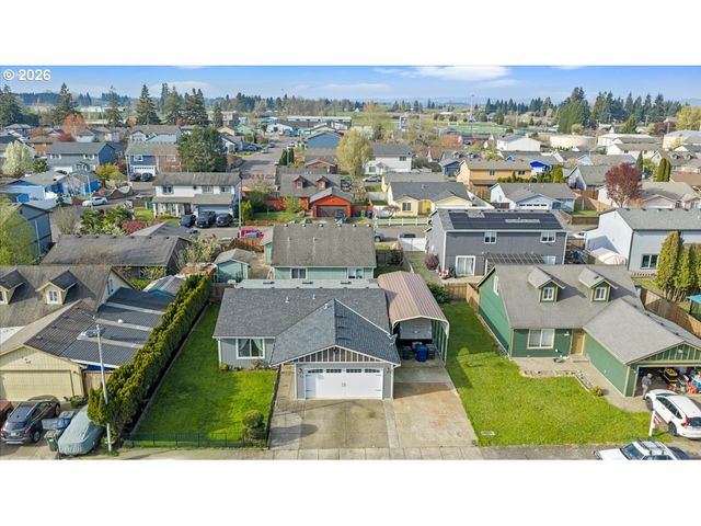 246 E HEMLOCK Dr, Gervais, OR 97026