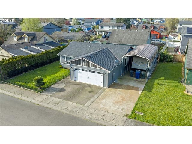 246 E HEMLOCK Dr, Gervais, OR 97026