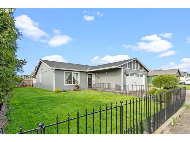 246 E HEMLOCK Dr, Gervais, OR 97026
