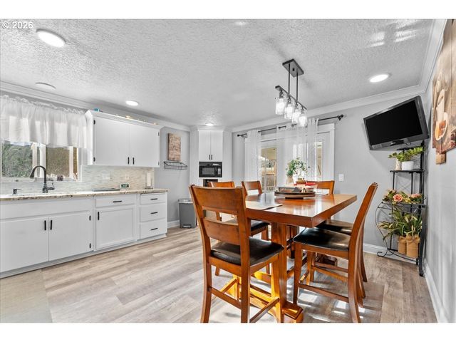 246 E HEMLOCK Dr, Gervais, OR 97026