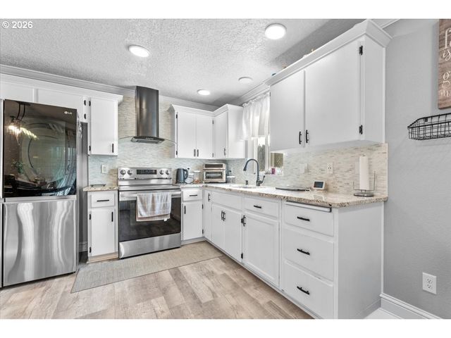 246 E HEMLOCK Dr, Gervais, OR 97026
