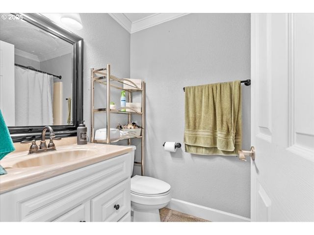246 E HEMLOCK Dr, Gervais, OR 97026