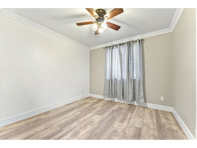 246 E HEMLOCK Dr, Gervais, OR 97026