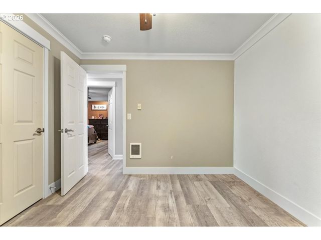 246 E HEMLOCK Dr, Gervais, OR 97026
