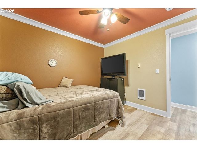 246 E HEMLOCK Dr, Gervais, OR 97026