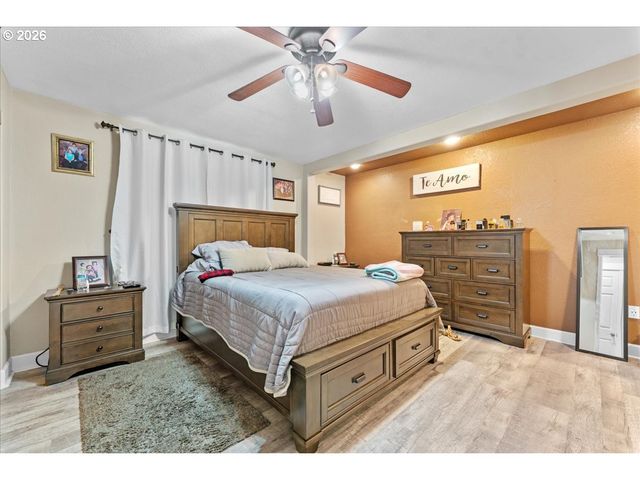 246 E HEMLOCK Dr, Gervais, OR 97026
