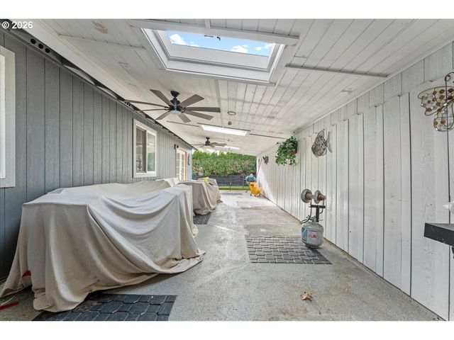 246 E HEMLOCK Dr, Gervais, OR 97026