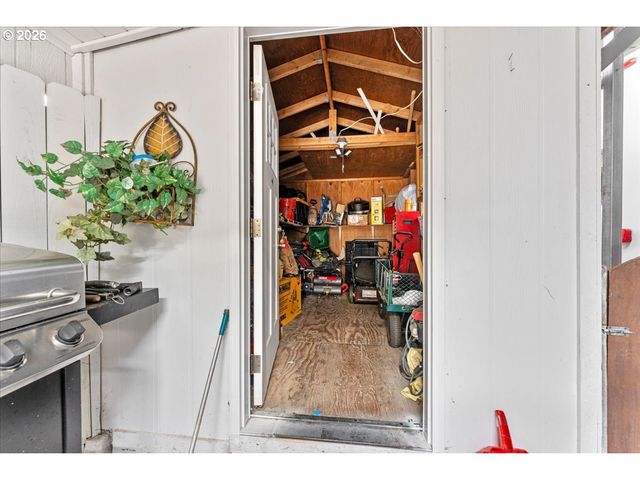 246 E HEMLOCK Dr, Gervais, OR 97026