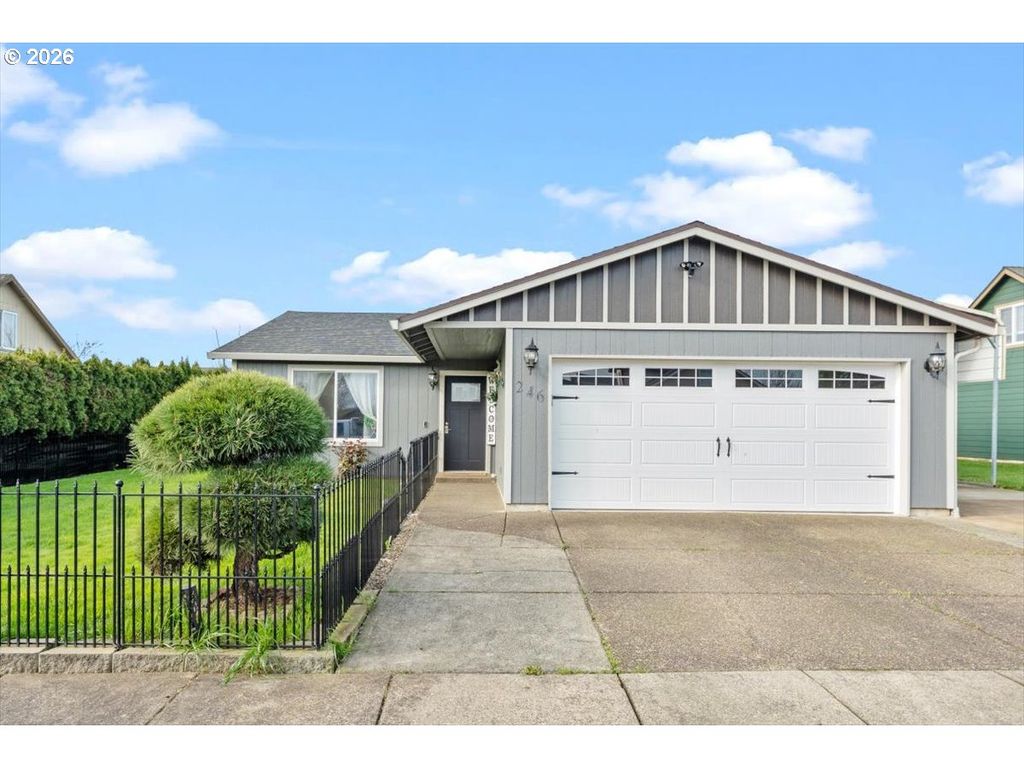 246 E HEMLOCK Dr, Gervais, OR 97026