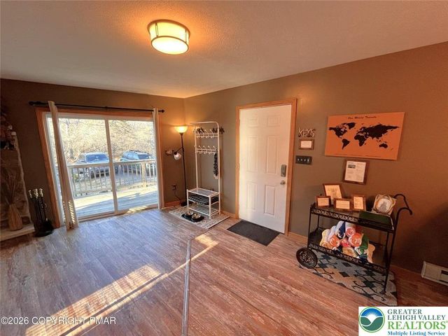 174 Teddyuscung Trail, Penn Forest Twp, PA 18210