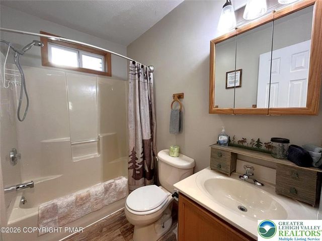 174 Teddyuscung Trail, Penn Forest Twp, PA 18210
