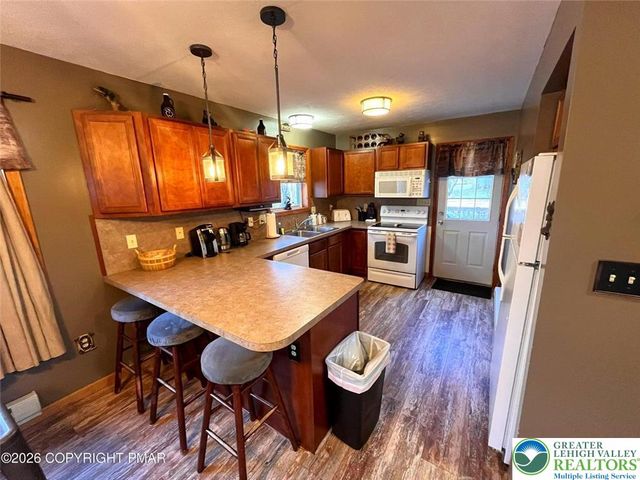 174 Teddyuscung Trail, Penn Forest Twp, PA 18210