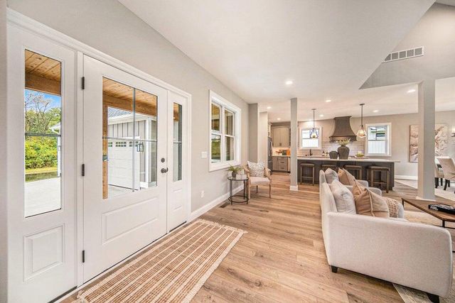 5182 Grande View Lane, Jackson, MI 49201
