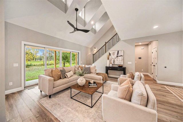 5182 Grande View Lane, Jackson, MI 49201