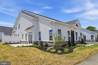 11 CEDAR CIR ##6, Levittown, PA 19055