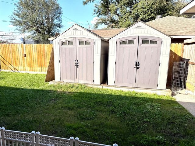 4275 Bethel Boulevard, Houston, TX 77092