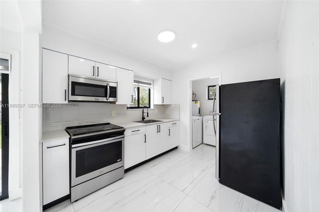 2401 SW 45th Ave, Fort Lauderdale, FL 33317