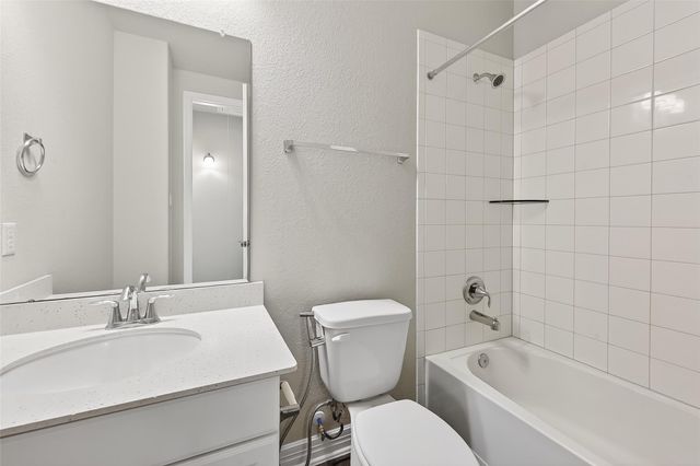 4018 Martin Ridge Drive, Manvel, TX 77578