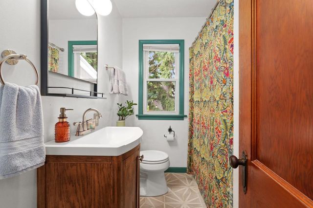 2625 East Lawn Court, Madison, WI 53704
