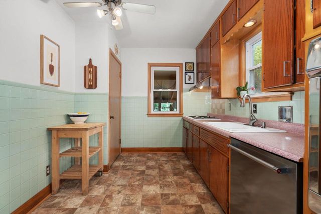 2625 East Lawn Court, Madison, WI 53704