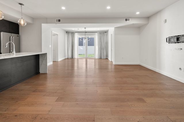 54 Pleasant Street 04, Boston, MA 02125