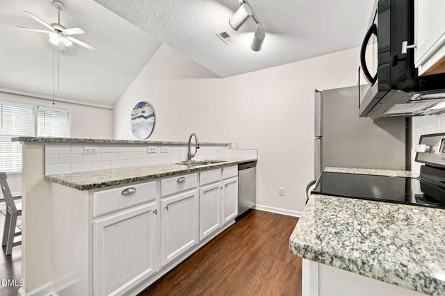 4 Crystal Oaks Court, Durham, NC 27707