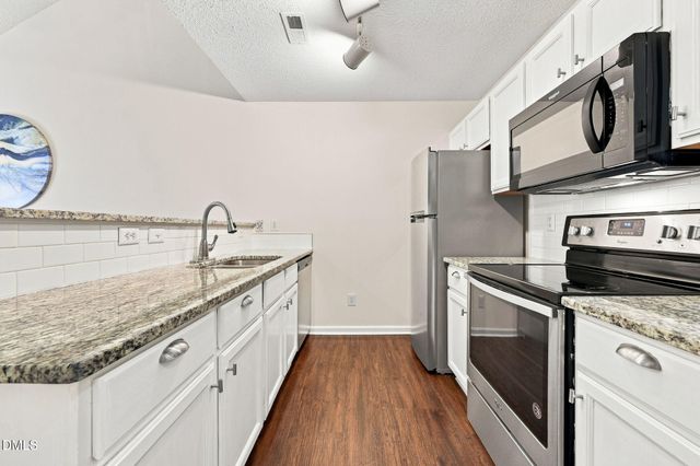 4 Crystal Oaks Court, Durham, NC 27707