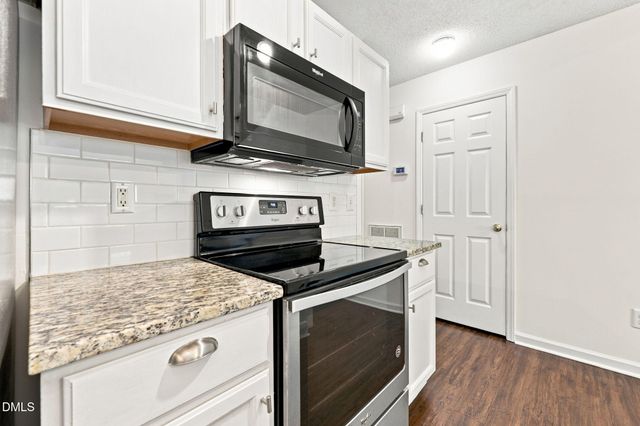 4 Crystal Oaks Court, Durham, NC 27707