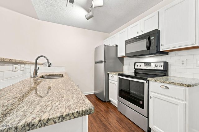 4 Crystal Oaks Court, Durham, NC 27707